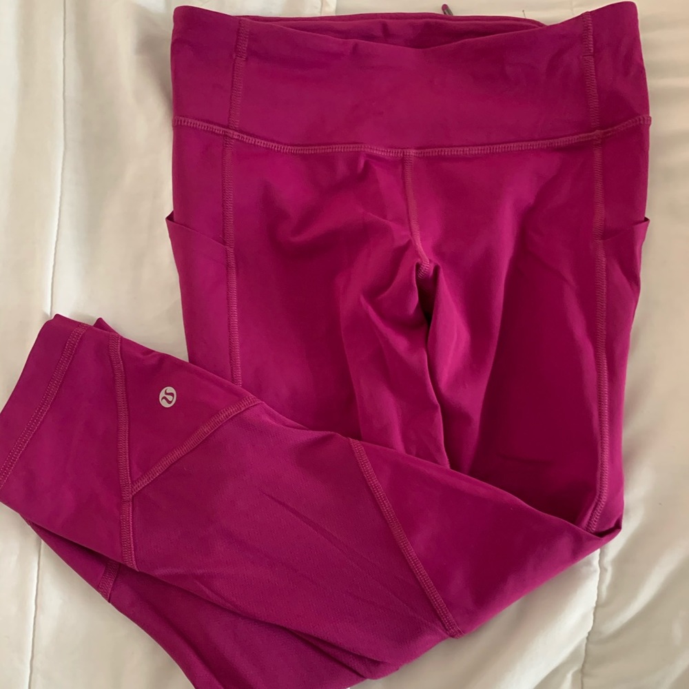 Lululemon Cropped Leggings w/Mesh